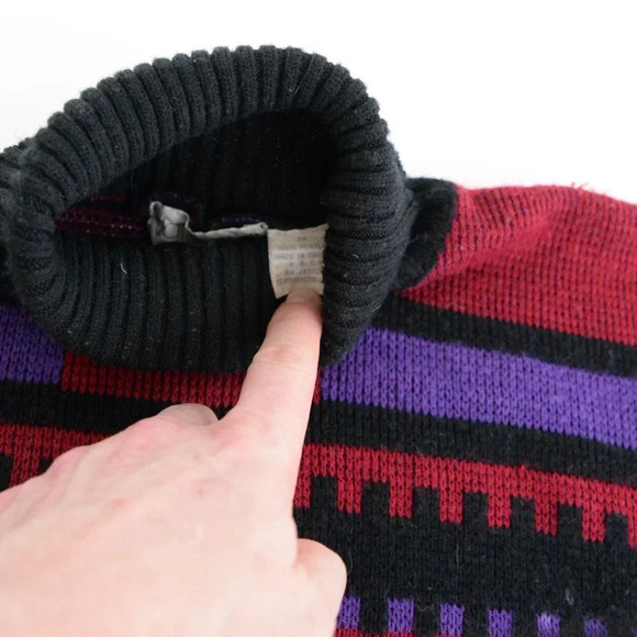 Vintage 90'S Vanderbilt Maroon Black Purple Aztec Turtleneck  Knit Sweater M - Picture 13 of 13